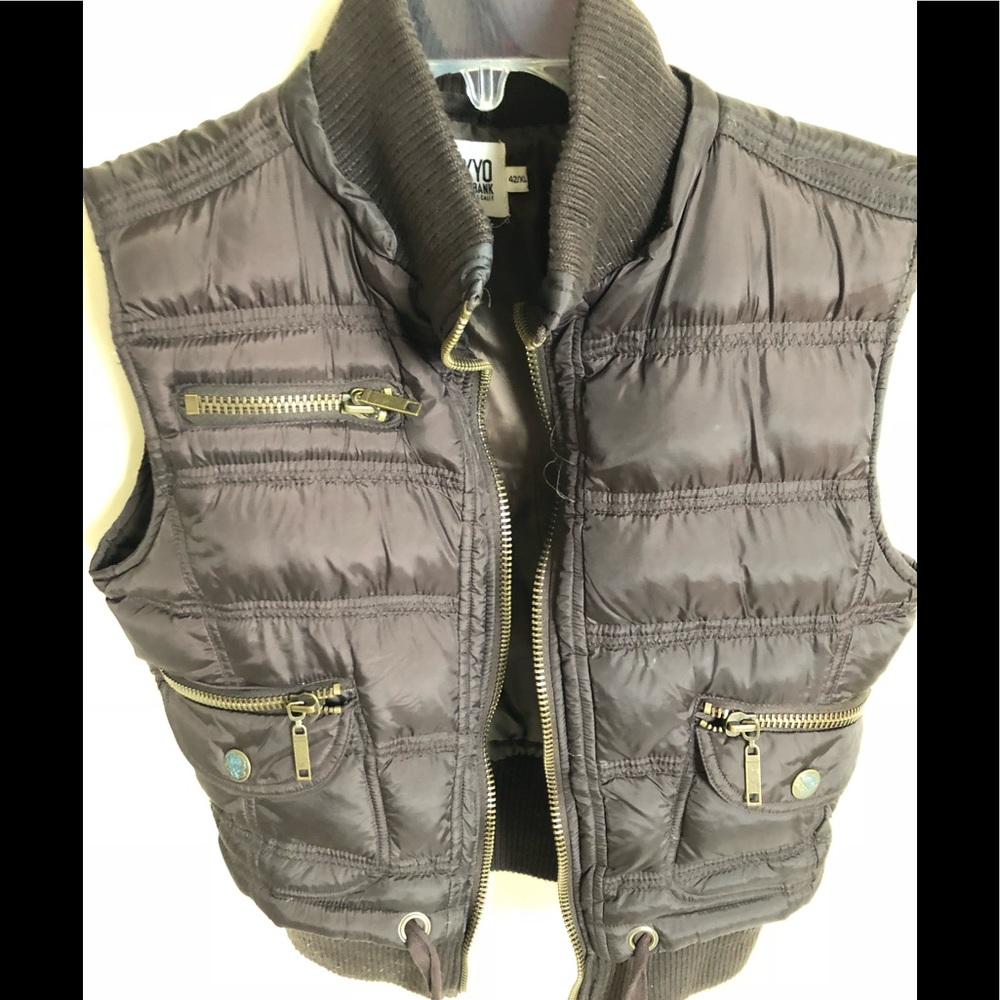 So adorable brown vest worn with/without hood